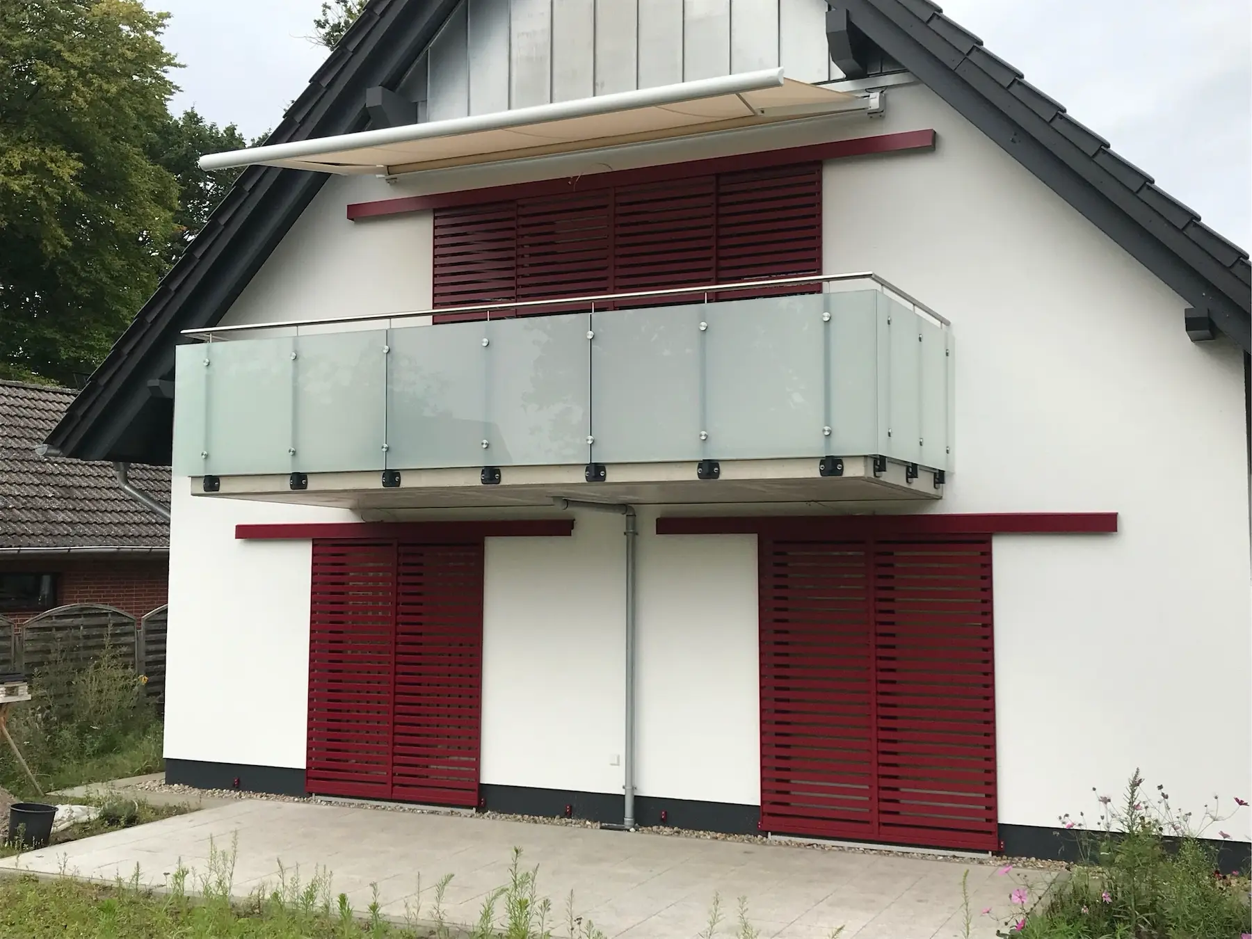 Klappläden an einer Hausfassade