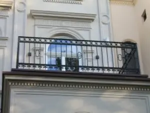 Dachbalkon mit Geländer – Referenzprojekt von SMS Metallbau